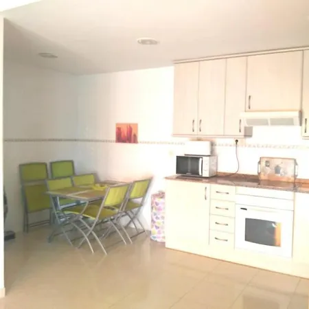Bright Apartment With Swimming Pool Near The Beach Lloret de Mar