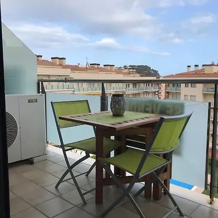 Bright Apartment With Swimming Pool Near The Beach Lloret de Mar
